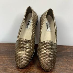 Trotters Women's Liz Woven Leather Slip-On Loafer Flats Gold Size 10WW extra wid